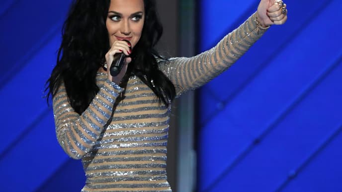 Katy-Perry-designt-Schuhe