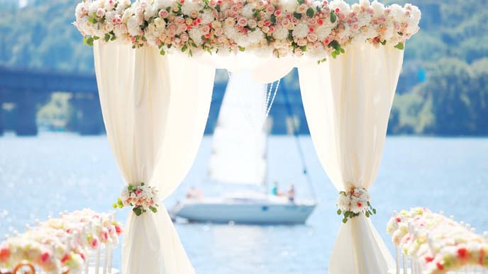 So habt ihr an eurer Hochzeit die schönste Blumendeko ever 