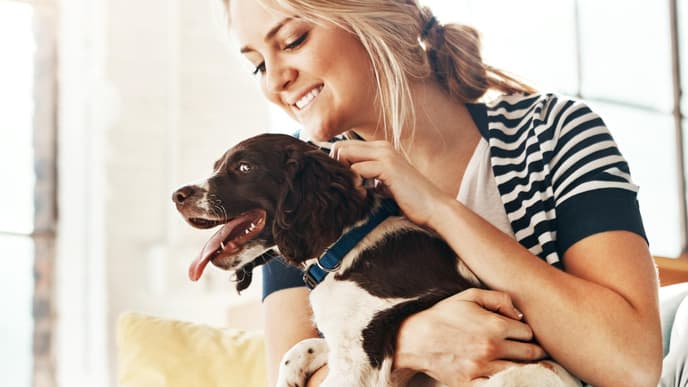 Frau mit Hund