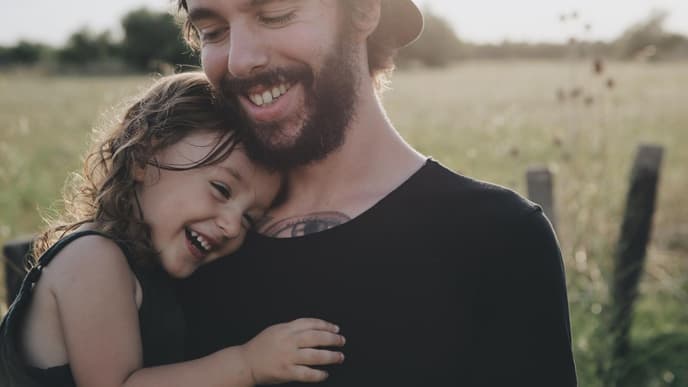 vater-mit-baby-2079773.jpg