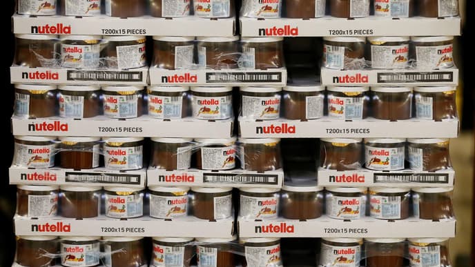 Nutella Wand Stapel