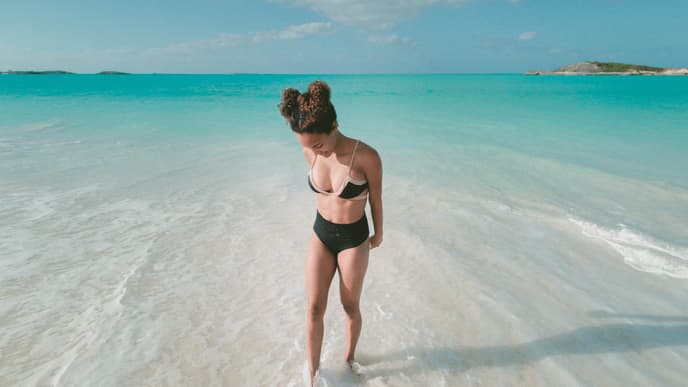 bikini-pose