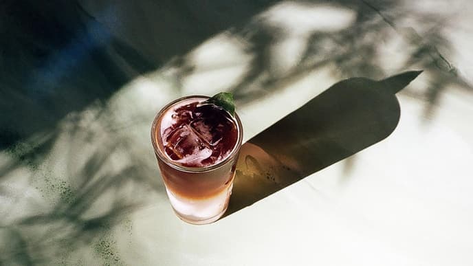Dieser Lychee-Eiskaffee rettet uns durch heiße Sommertage