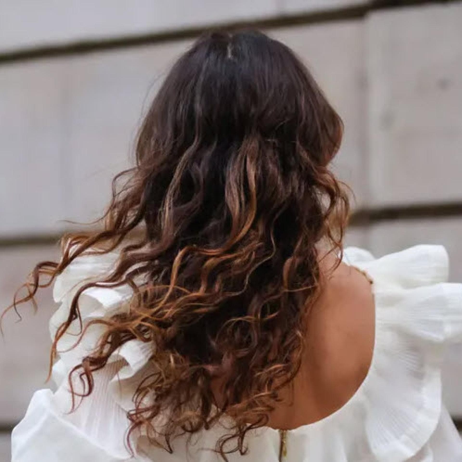 Frau mit Locken Pflege Tricks Frau mit Locken