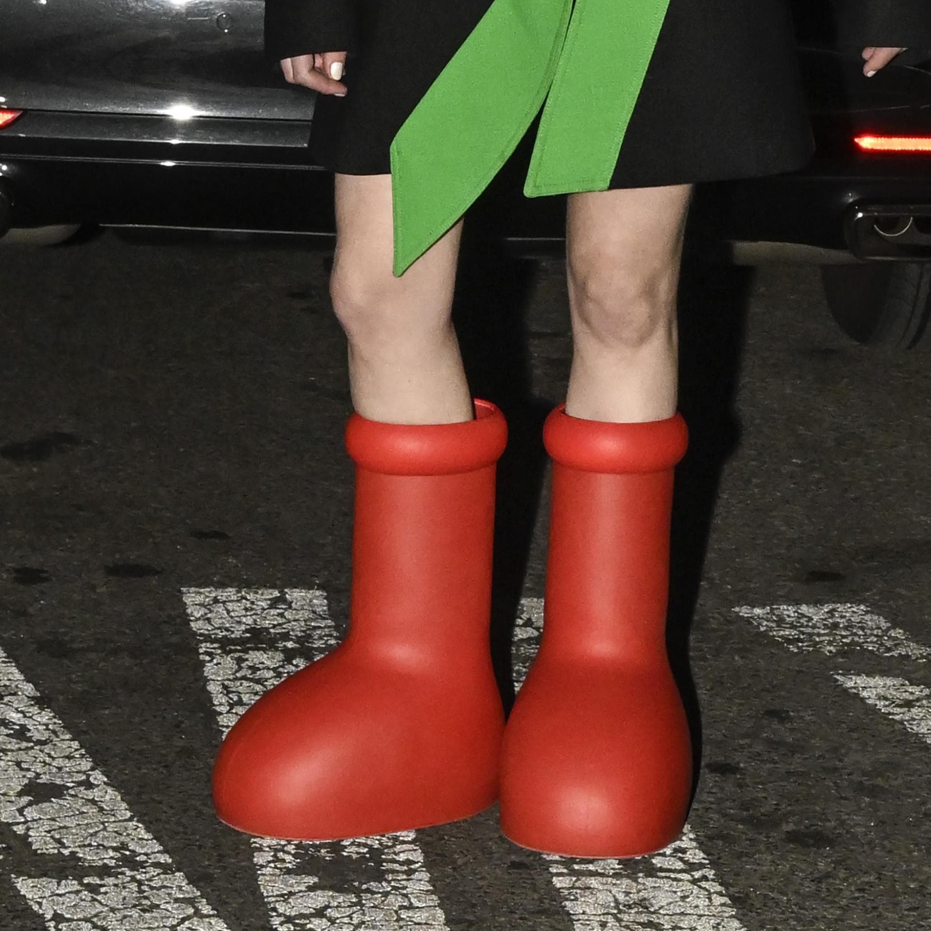 靴 Big red boots MSCHF Big Red Boot kaufen – HEAT MVMNT