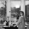 Diana June in ihrem zu Hause