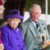 Queen Elizabeth und Prinz Charles