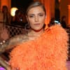 Sophia Thomalla im Federkleid 