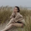 Horoskop: Frau am Strand