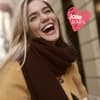 Jolie Loves: Frau lacht