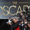 Fotografen vor Oscars Wand