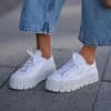 Schuhe für kleine Frauen: Sneaker weiß mit Plateau