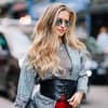Maja Malnar mit blonden Strähnen und langen Haaren