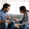 Frau und Mann streiten sich