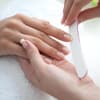 Maniküre im Nagelsalon