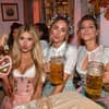 Pamela Reif, Carmuschka und Sarah Harrison Oktoberfest