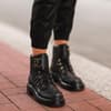 Schwarze Stiefel