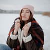 Frau im Winter