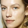 Model mit schönen Augenbrauen
