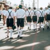 Männer in Trachten