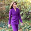 Prinzessin Kate im lilafarbenen Anzug