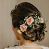 Brautfrisur mit Blumen