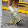 Frau mit Moon Boots