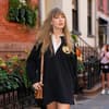 Taylor Swift mit Oversized Pullover