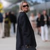 Elsa Hosk in einem schwarzen Blazer