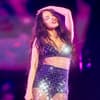 Olivia Rodrigo in Glitzer-Outfit