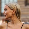 Leonie Hanne trägt Butterscotch Blonde