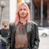 Bill Kaulitz mit pinken Haaren