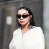 Brat Girl Charli XCX mit Sonnenbrille
