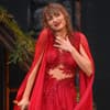 Taylor Swift in rotem Kleid bei Eras Tour