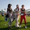 Frauen feiern auf dem Coachella-Festival