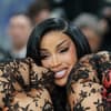 Cardi B mit Facelift Brows