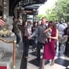victoria-beckham-zeigt-ihr-baby-auf-der-new-york-fashion-week-480x270-1275264.jpg