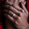 Nagellack-Farbe-zum-Verlobungsring