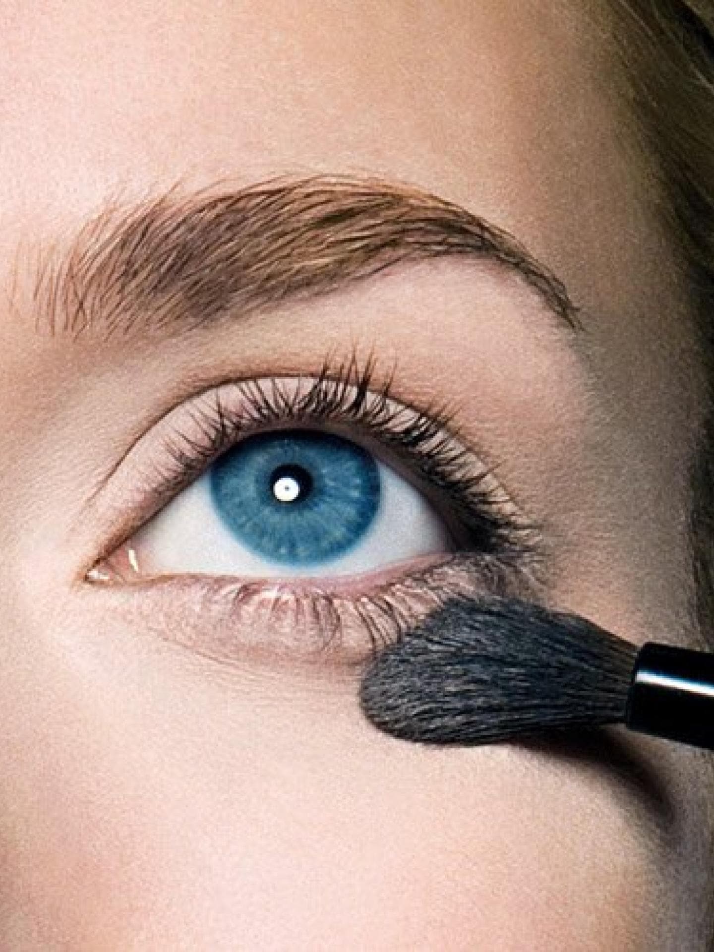 Puder unter das Auge Puder unter das Auge