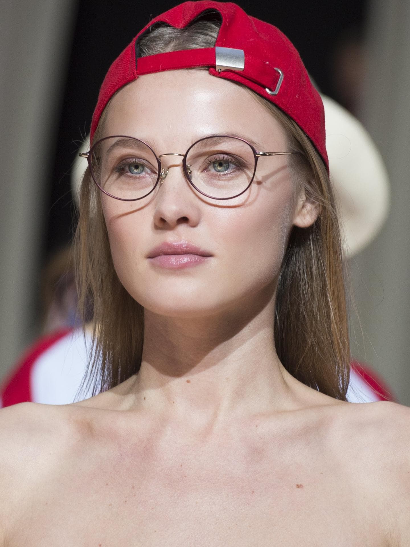 Sportlicher Look mit Brille