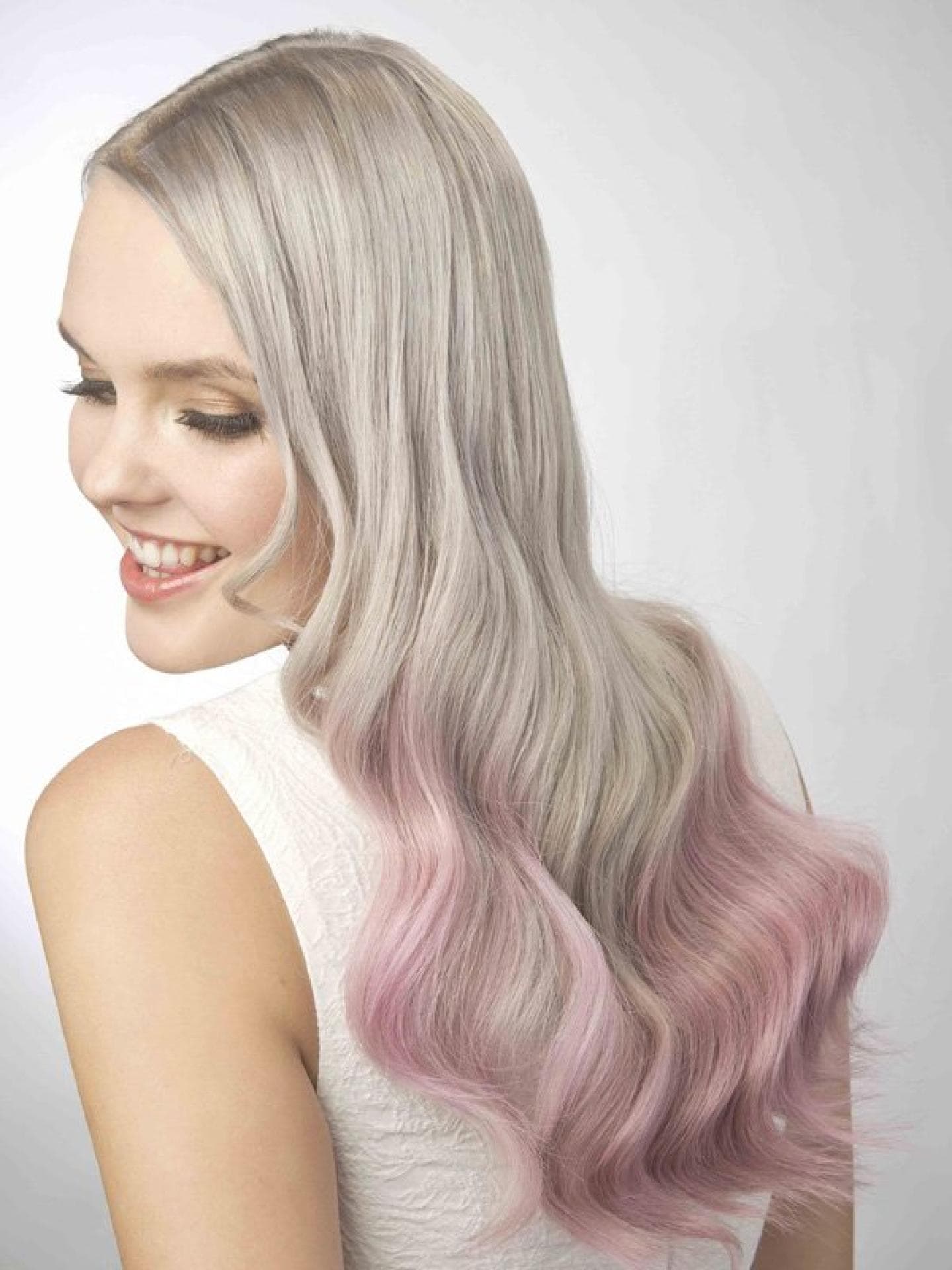 Bonnie Strange mit Ombré Hair