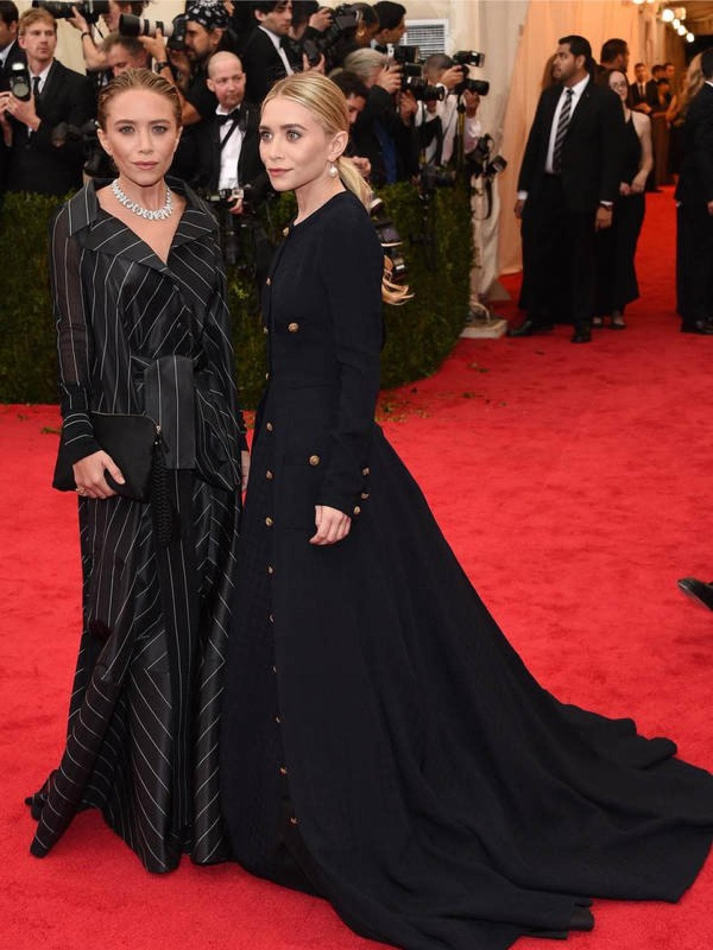 Die Olsen Twins bei der MET Gala 2014 Die Olsen Twins bei der MET Gala 2014