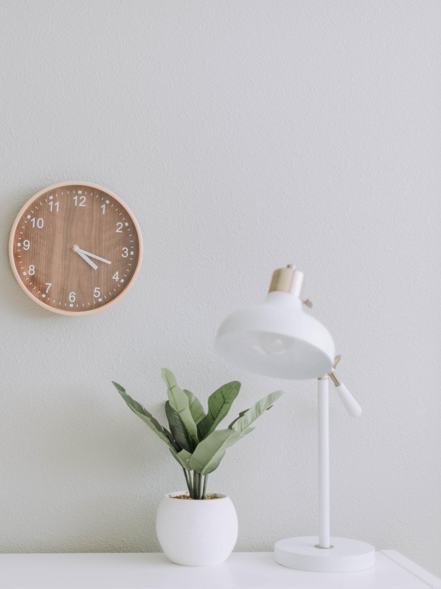 Wanduhr aus Holz
