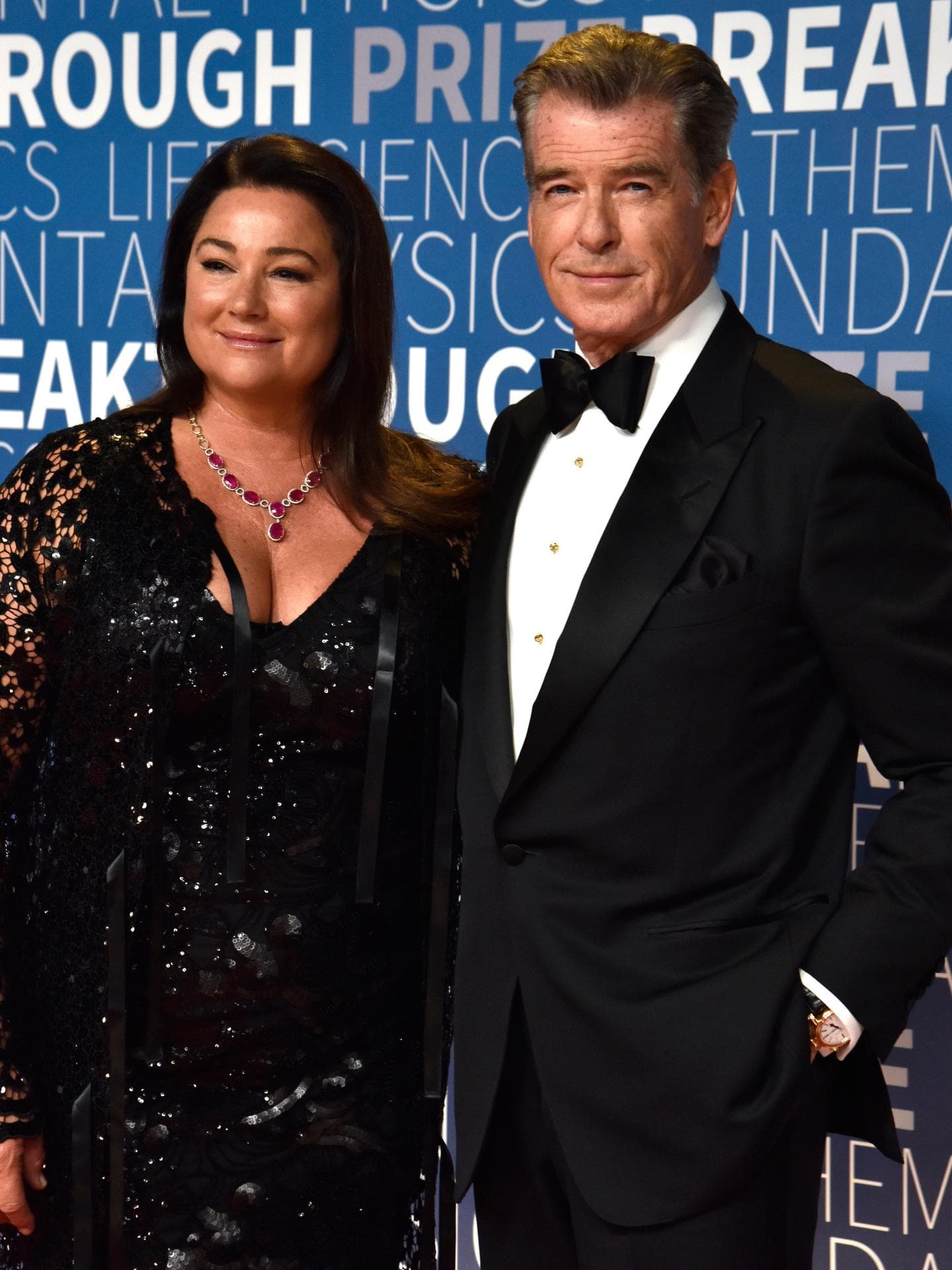 Pierce Brosnan Frau