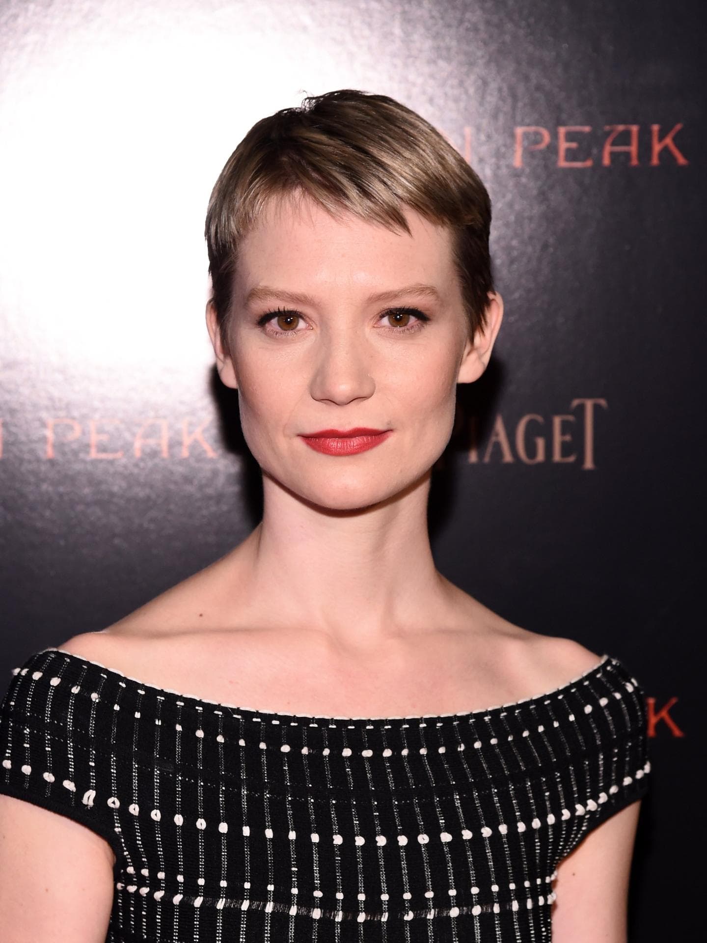 Mia Wasikowska kurze Haare