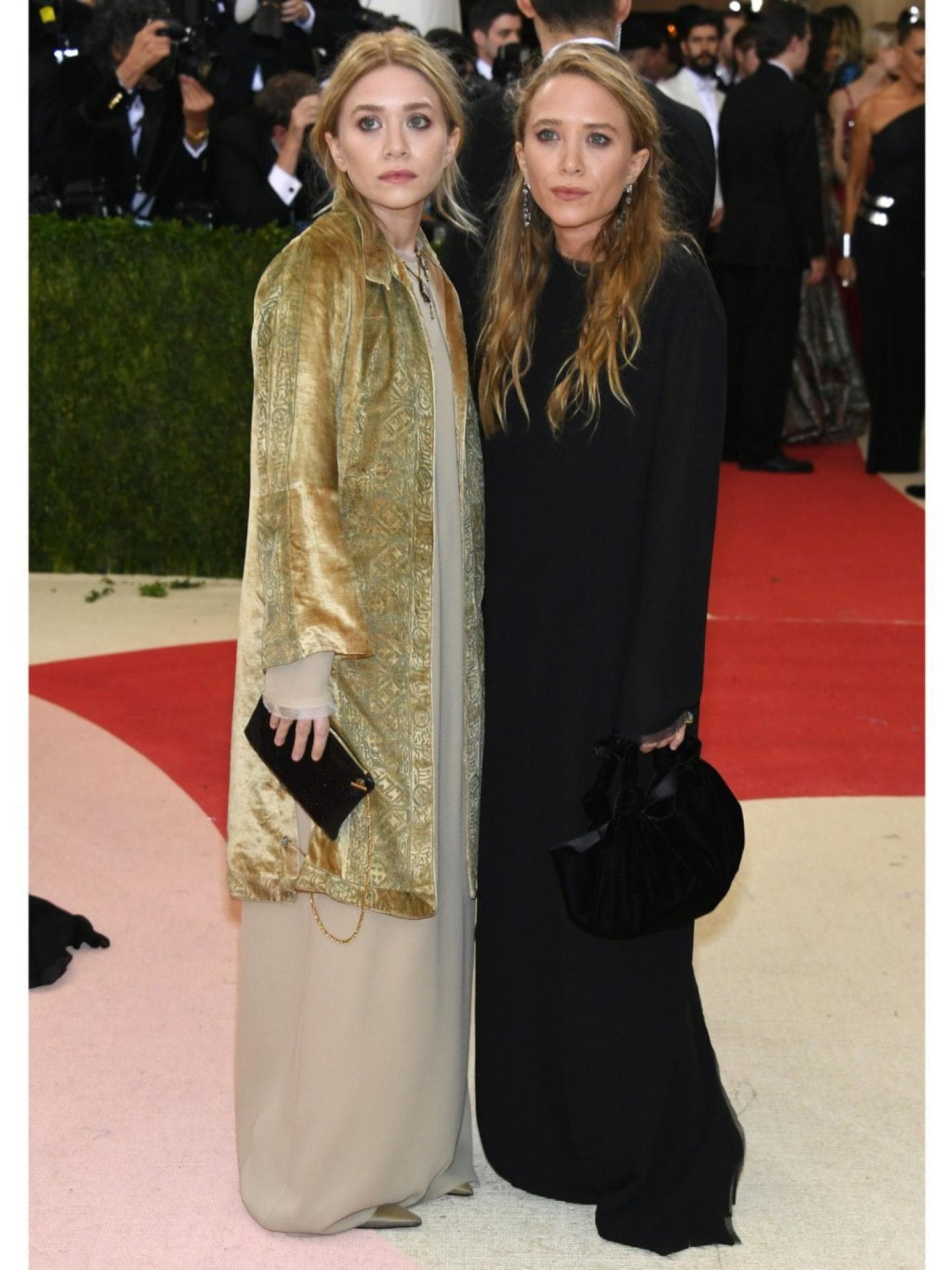 Mary-Kate und Ashley Olsen Met Gala 2016 Mary-Kate und Ashley Olsen Met Gala 2016
