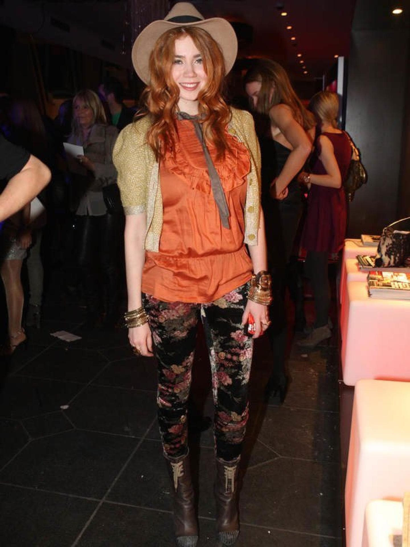 Palina Rojinski mit Schlapphut