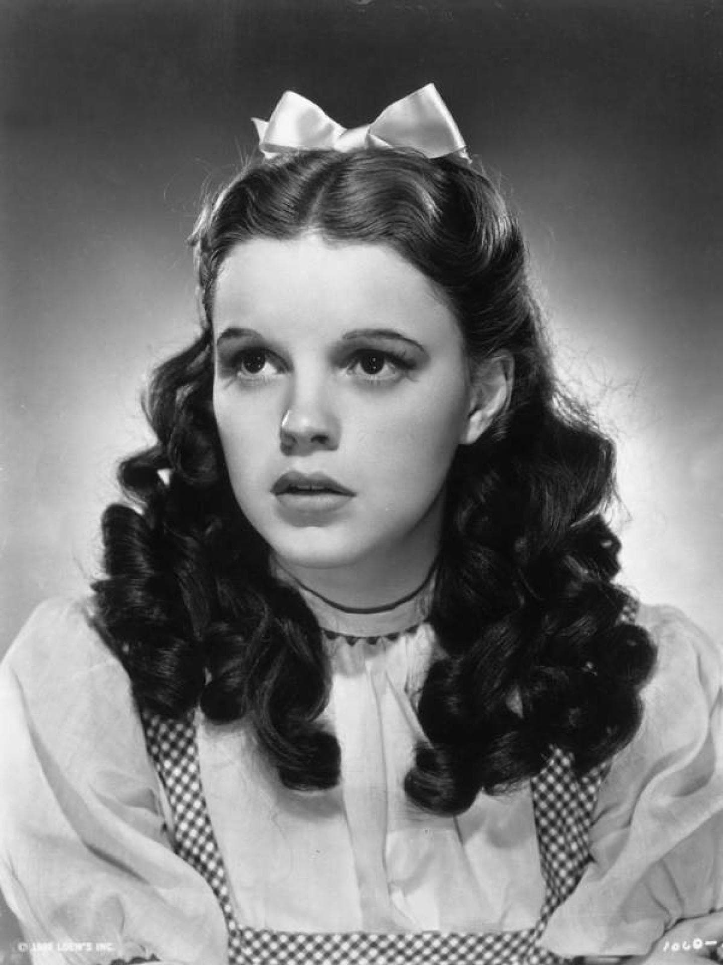 Retro-Frisur von Judy Garland Retro-Frisur von Judy Garland