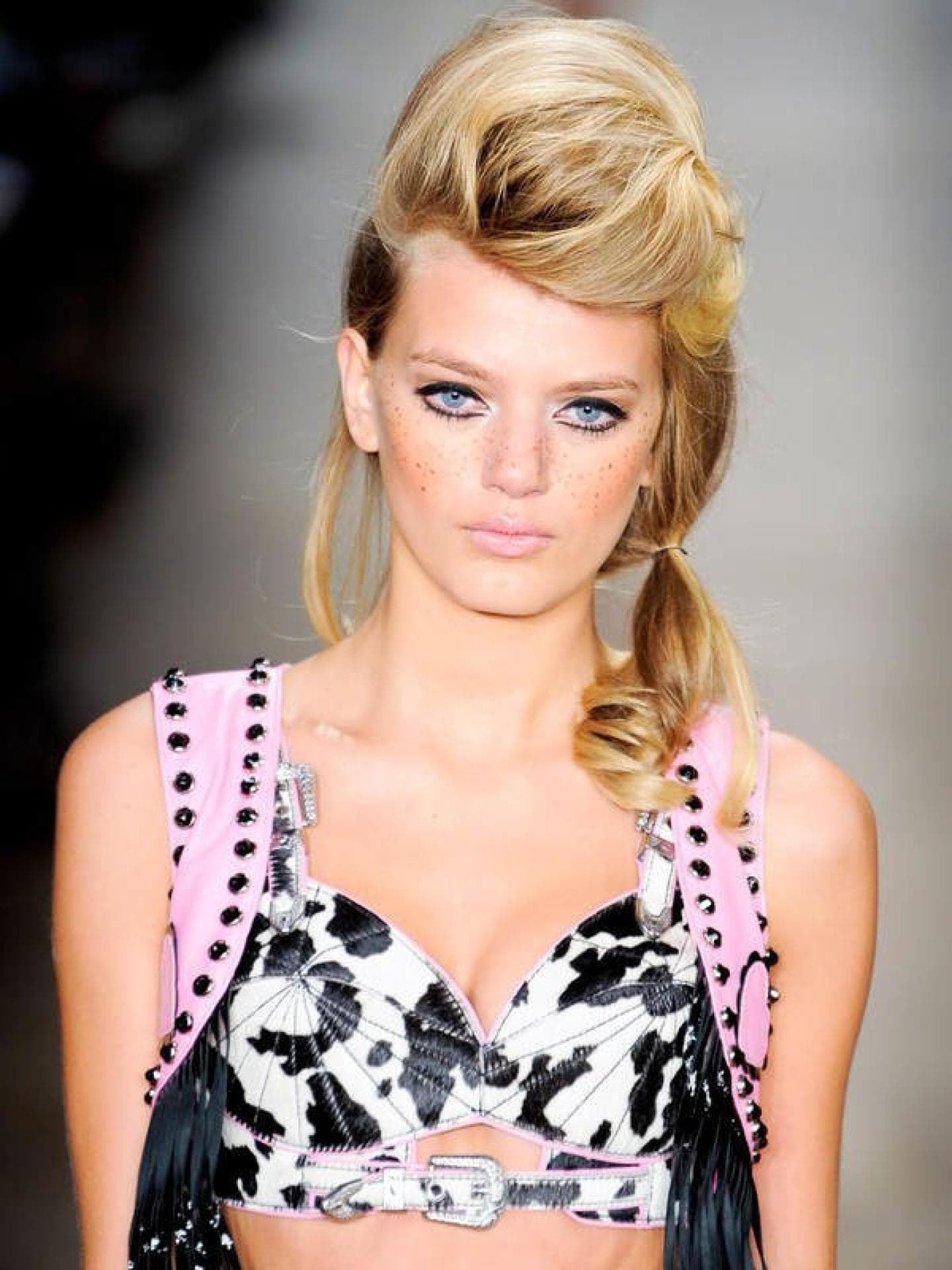 Retro-Frisuren mit Ponytolle Retro-Frisuren mit Ponytolle