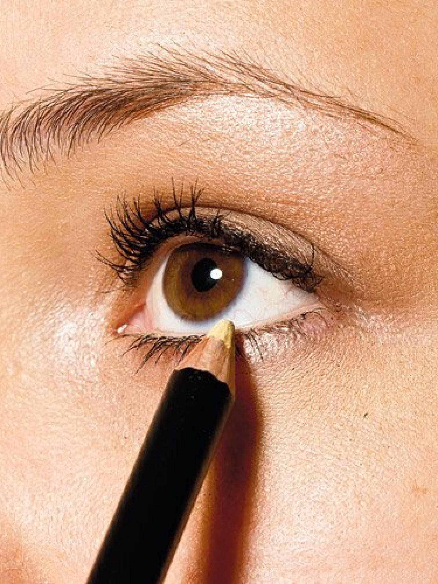 Akzente beim Augen schminken setzen